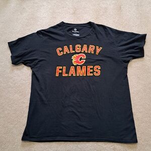 Calgary Flames T Shirt Men's Size XL NHL Fanatics Cotton Black Red Yellow